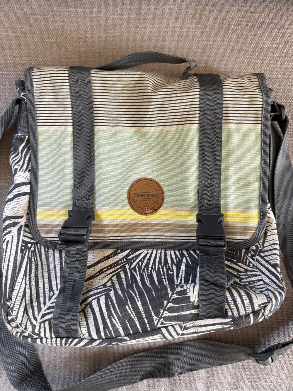Dakine Messenger Bag in Light Green, Black and Cream